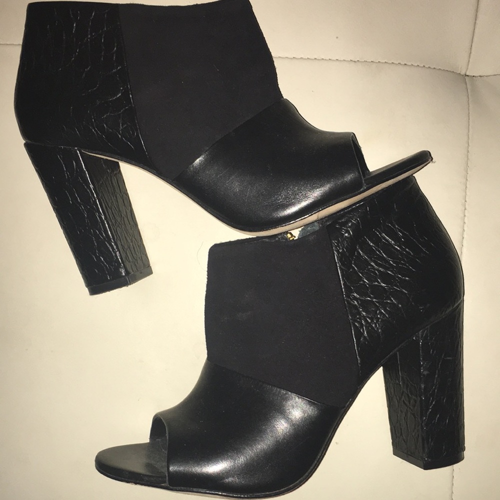 Trina Turk chunky heel boats
